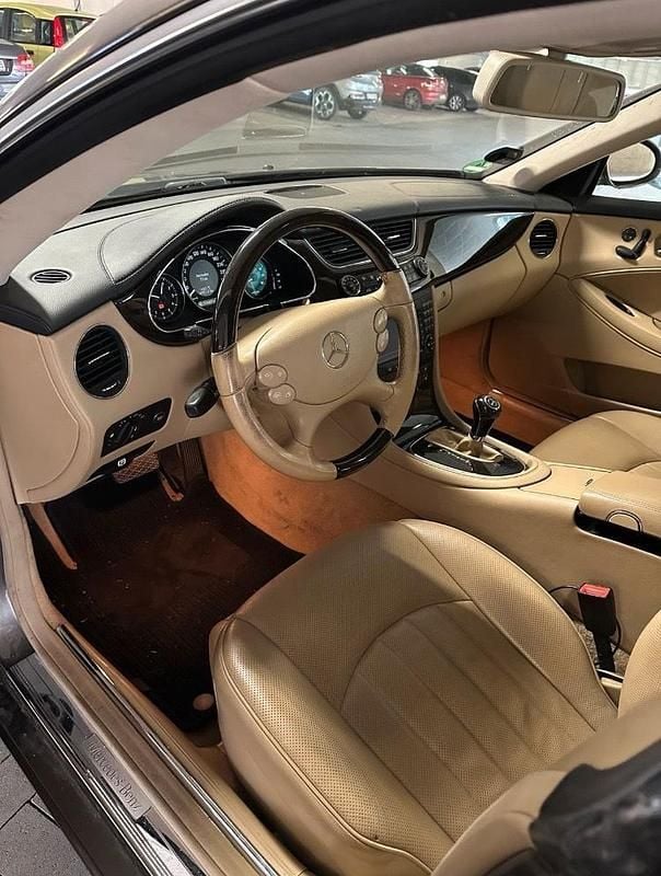 Gebraucht Mercedes CLS350 292 PS (214 kW) 2007 Grau Limousine