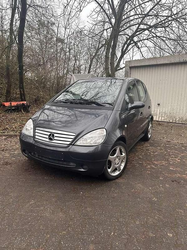 Grau Gebraucht 1999 Mercedes A160 Avantgarde Limousine | 1.400 € (Guter Preis) - Bild 1/4