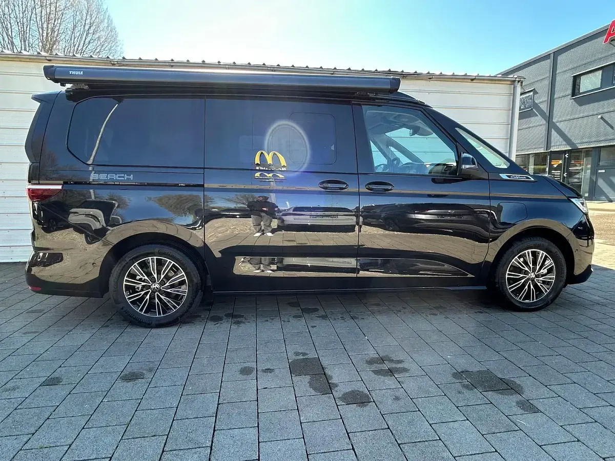 Neu VW T7 Beach 2026 Deep black perleffekt Van