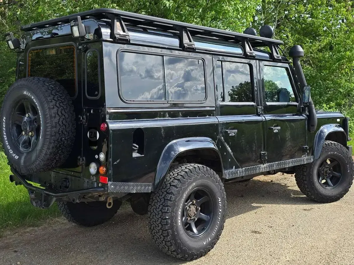 Gebraucht Land Rover Defender SE 122 PS (89 kW) 2005 Schwarz Kombi