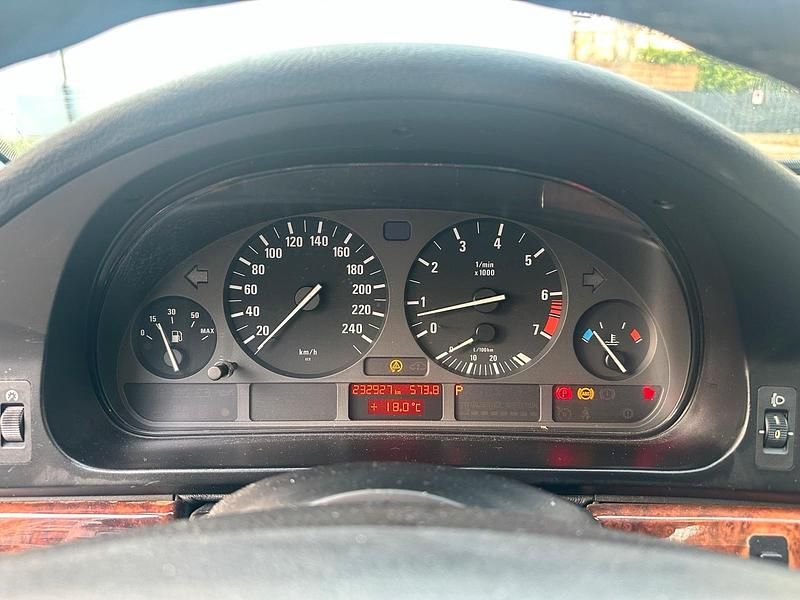 Gebraucht BMW 523 1996 Grau Limousine