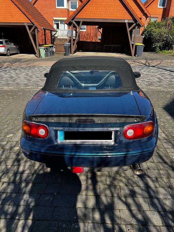Gebraucht Mazda MX5 90 PS (66 kW) 1998 Blau Cabrio