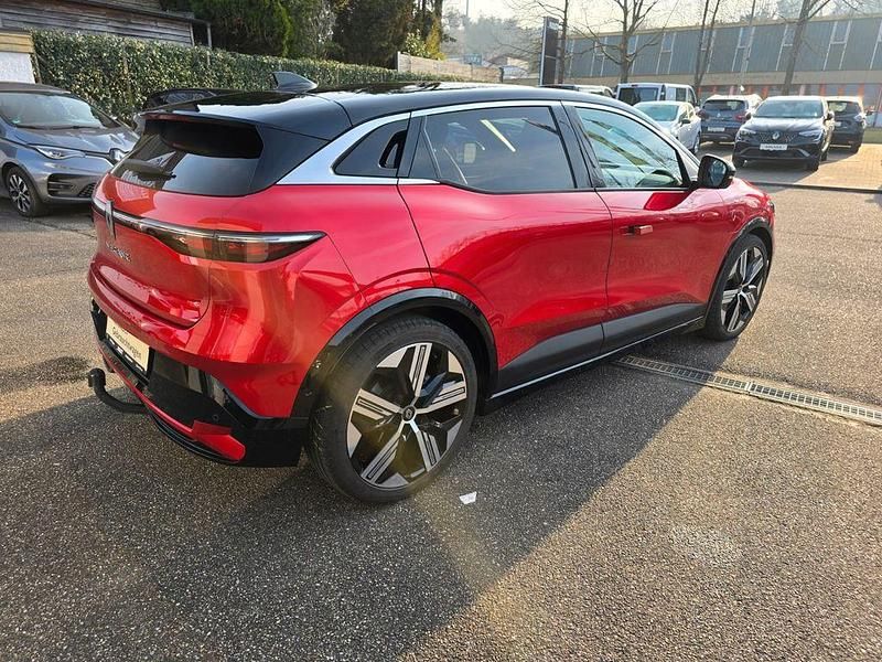 Gebraucht Renault Megane E-Tech Iconic 160 kW (218 PS) 2022 Rot Limousine