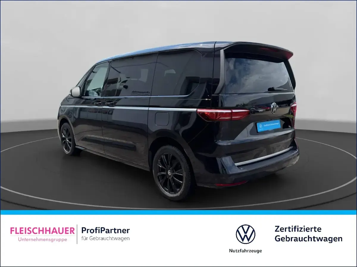 Gebraucht VW Multivan Style 150 PS (110 kW) 2024 Schwarz Van / Kleinbus