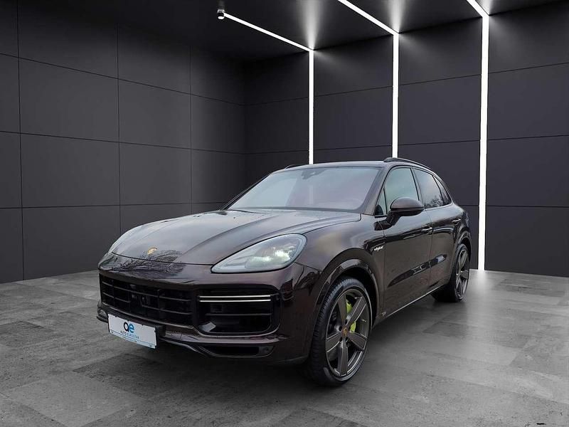Mahagonimetallic Gebraucht 2019 Porsche Cayenne Turbo S SUV | 99.950 € (Teuer) - Bild 1/4