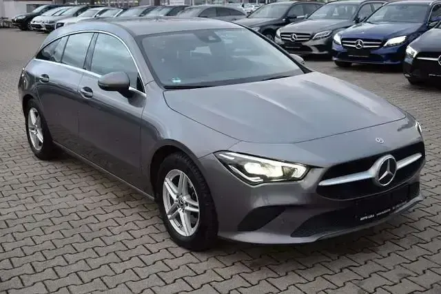 Gebraucht Mercedes CLA180 116 PS (85 kW) 2020 Mountaingrau  met. Coupé
