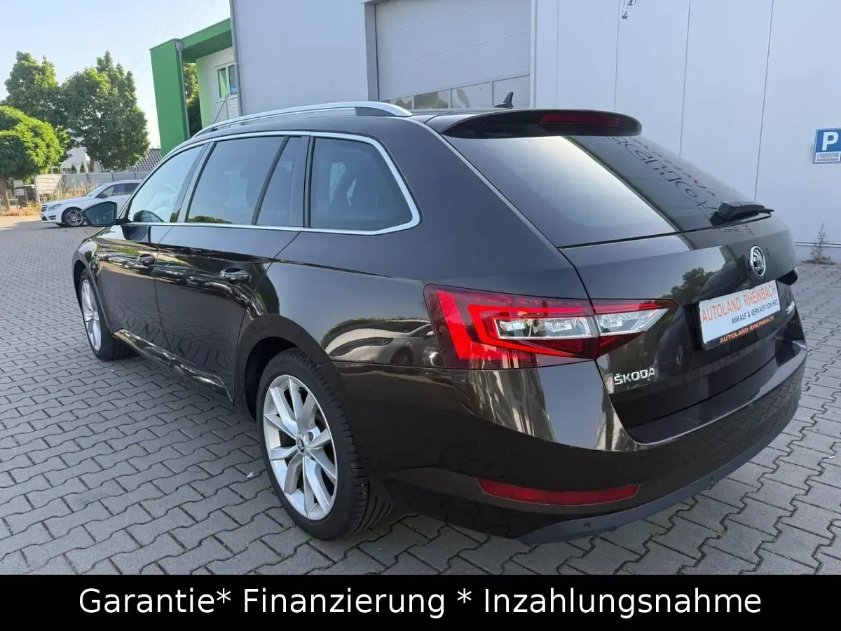 Gebraucht Skoda Superb 150 PS (110 kW) 2016 Braun Kombi