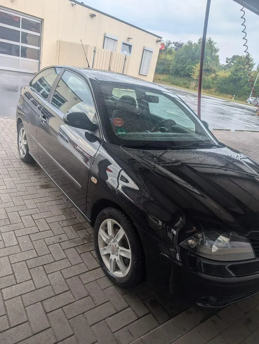Gebraucht Seat Ibiza 101 PS (74 kW) 2005 Schwarz Kleinwagen