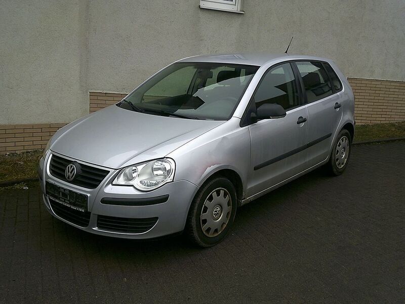 Silber Gebraucht 2005 VW Polo Trendline Limousine | 599 € (Superpreis) - Bild 1/4