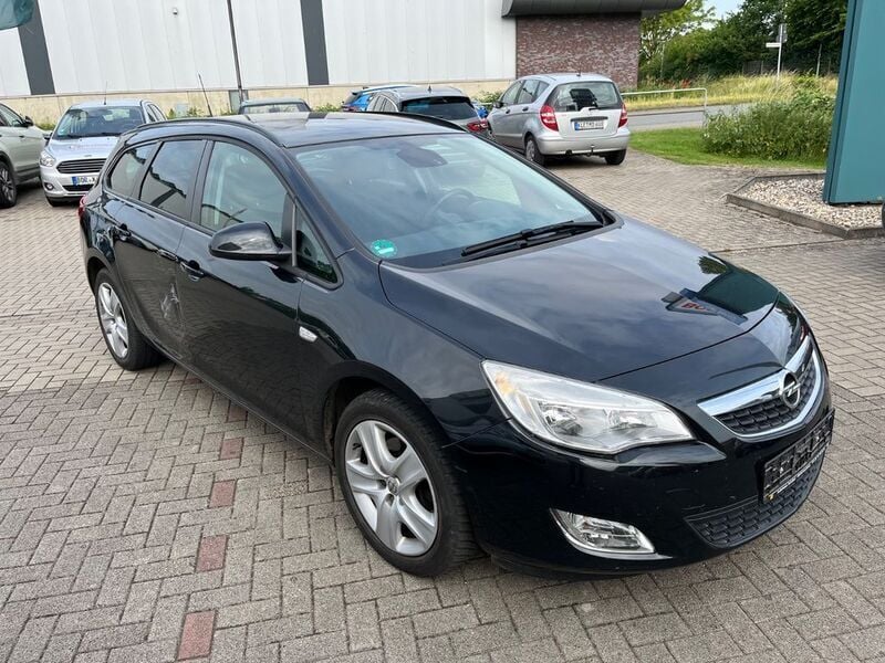 Schwarz Gebraucht 2011 Opel Astra Design Edition Kombi | 2.688 € (Superpreis) - Bild 1/4