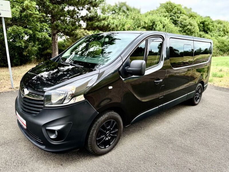 Schwarz Gebraucht 2015 Opel Vivaro Van | 18.990 € - Bild 1/4