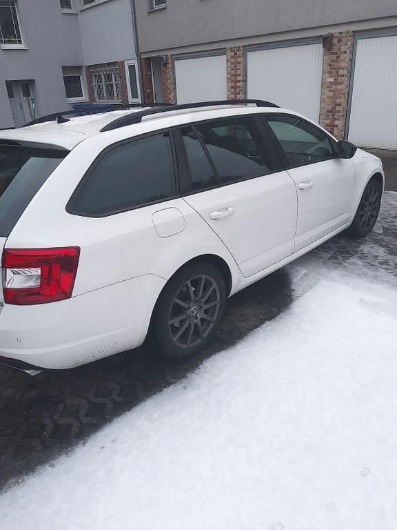 Gebraucht Skoda Octavia RS 220 PS (161 kW) 2014 Weiß Kleinwagen