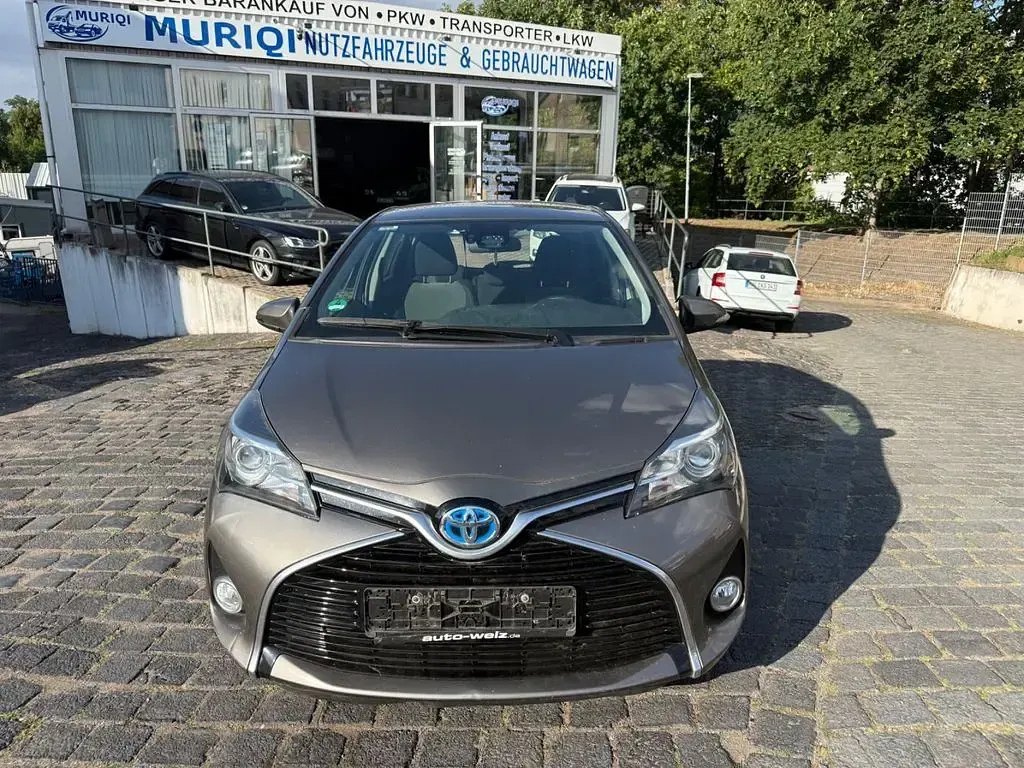 Gebraucht Toyota Yaris Edition-S 75 PS (55 kW) 2016 Grau Limousine