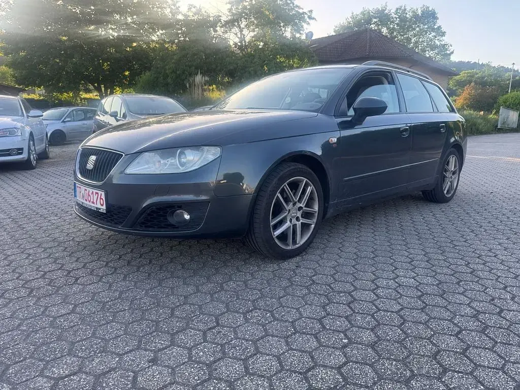 Gebraucht Seat Exeo Style 170 PS (125 kW) 2010 Schwarz Limousine