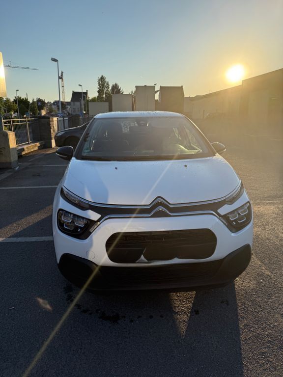 Weiß Gebraucht 2021 Citroën C3 Feel Kleinwagen | 9.999 € (Guter Preis) - Bild 1/4