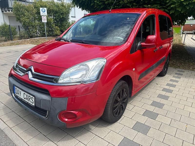 Rot Gebraucht 2013 Citroën Berlingo Tendance Van / Kleinbus | 6.100 € (Fairer Preis) - Bild 1/4