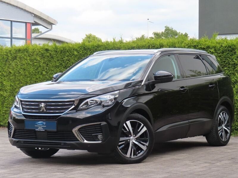 Lackierung schwarz perla nera/ Gebraucht 2019 Peugeot 5008 Active Van / Kleinbus | 17.000 € (Guter Preis) - Bild 1/4