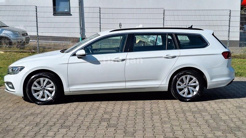Gebraucht VW Passat Business 150 PS (110 kW) 2021 Weiß Kombi