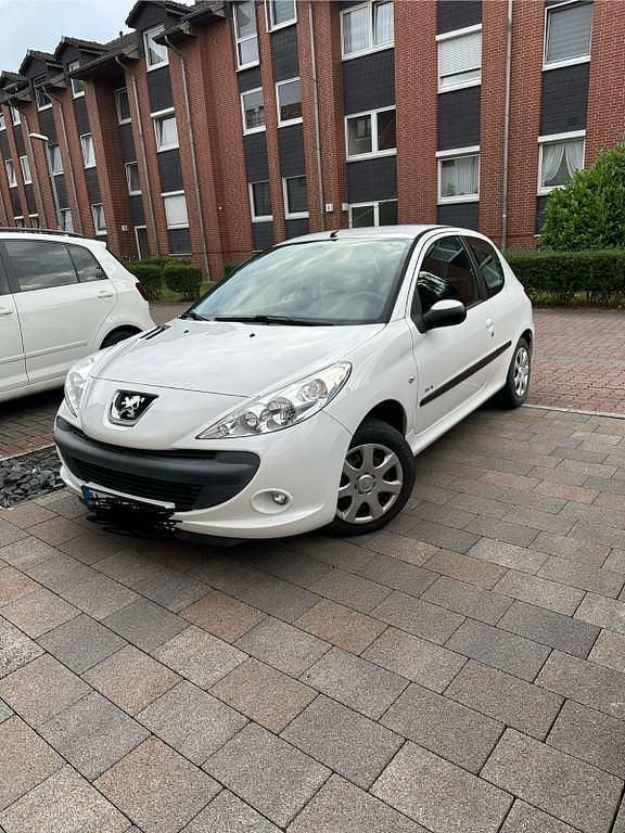 Weiß Gebraucht 2011 Peugeot 206 Limousine | 790 € (Superpreis) - Bild 1/4