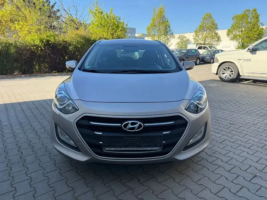 Second-hand Hyundai i30 Trend 136 CP (100 kW) 2015 Alb Break