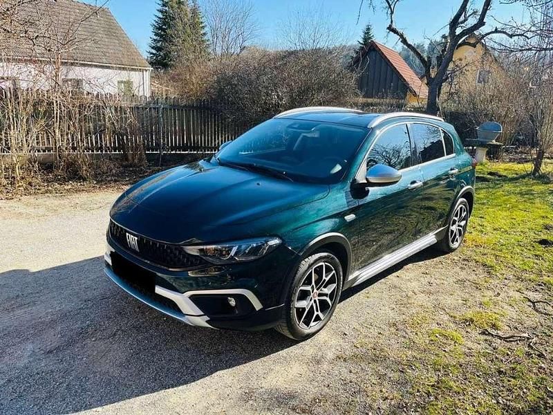 Gebraucht Fiat Tipo Cross 101 PS (74 kW) 2021 Grün Kombi