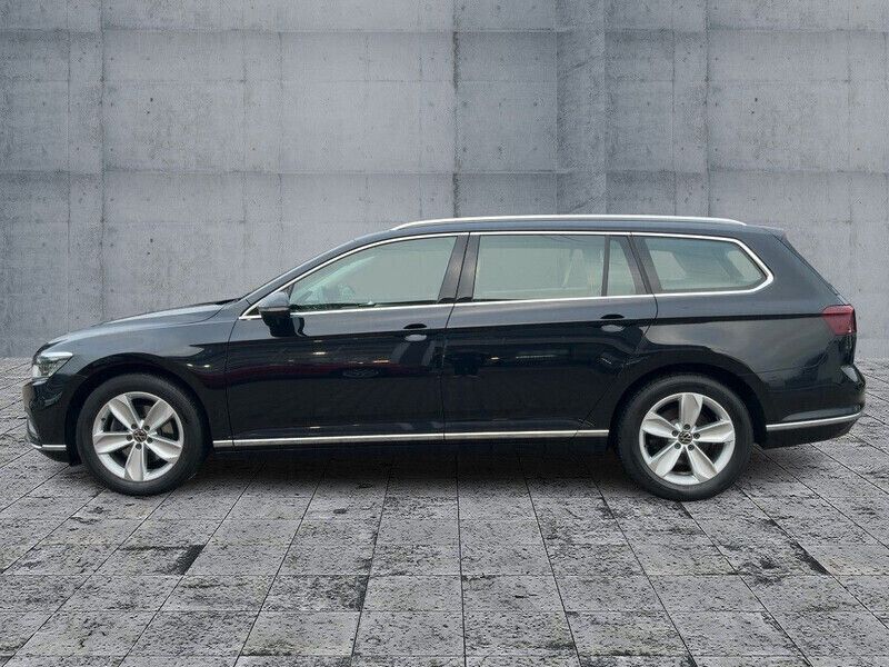 Gebraucht VW Passat Elegance 150 PS (110 kW) 2022 Schwarz Kombi