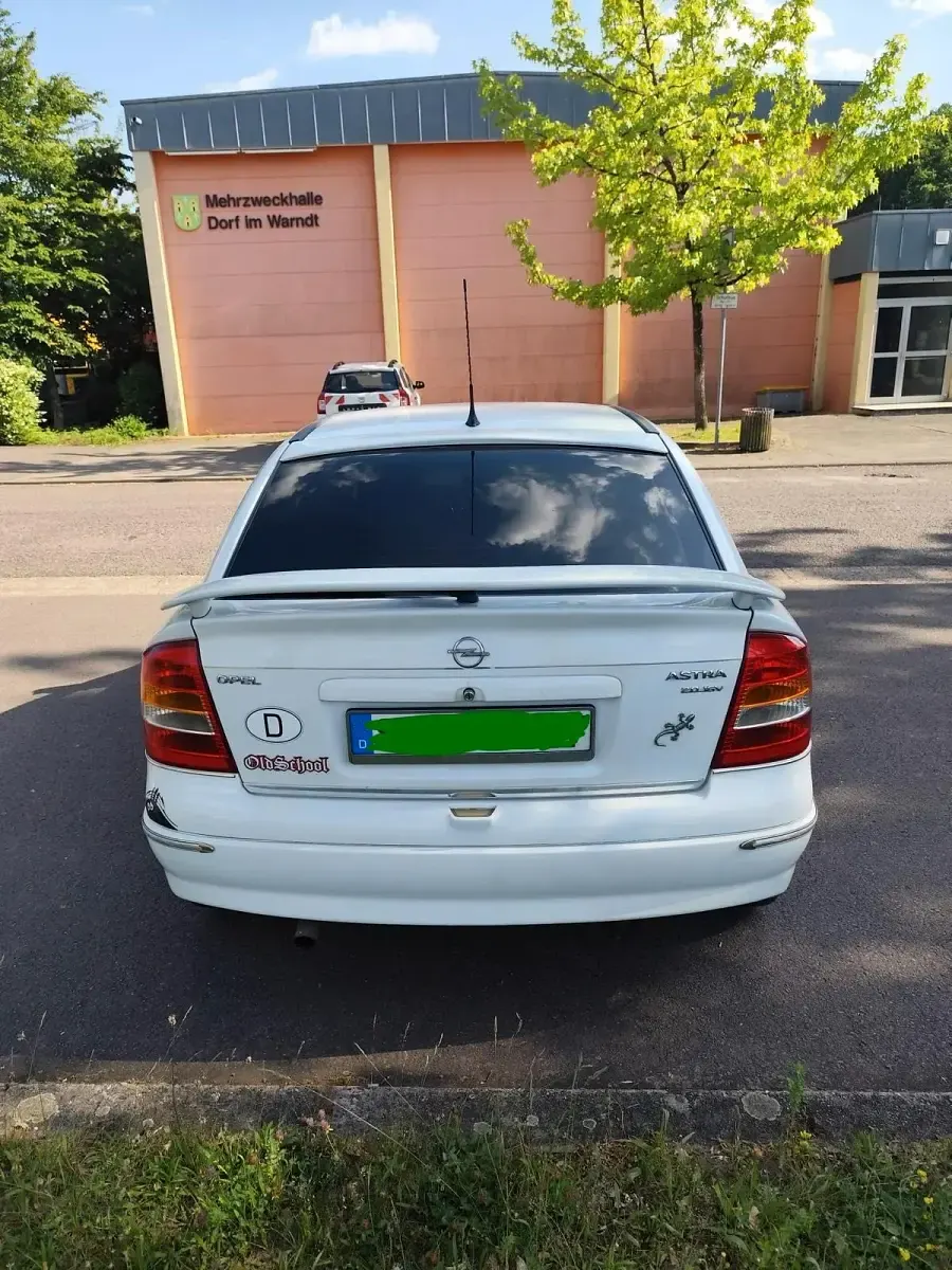 Gebraucht Opel Astra 136 PS (100 kW) 1998 Weiß Kleinwagen