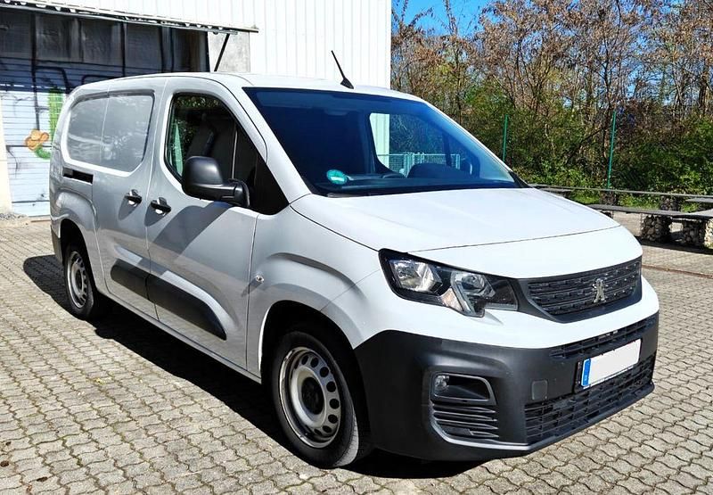Gebraucht Peugeot Partner 102 PS (75 kW) 2022 Weiß Van / Kleinbus