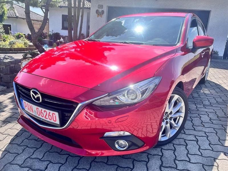 Rot Gebraucht 2014 Mazda 3 Sports-Line Limousine | 5.890 € (Guter Preis) - Bild 1/4