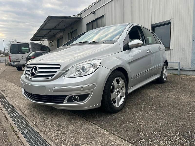 Gebraucht Mercedes B200 140 PS (102 kW) 2005 Silber Van / Kleinbus