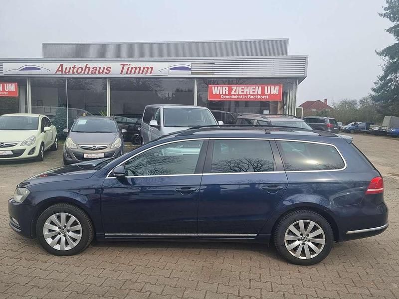 Gebraucht VW Passat Comfortline 122 PS (89 kW) 2012 Night blue metallic Kombi