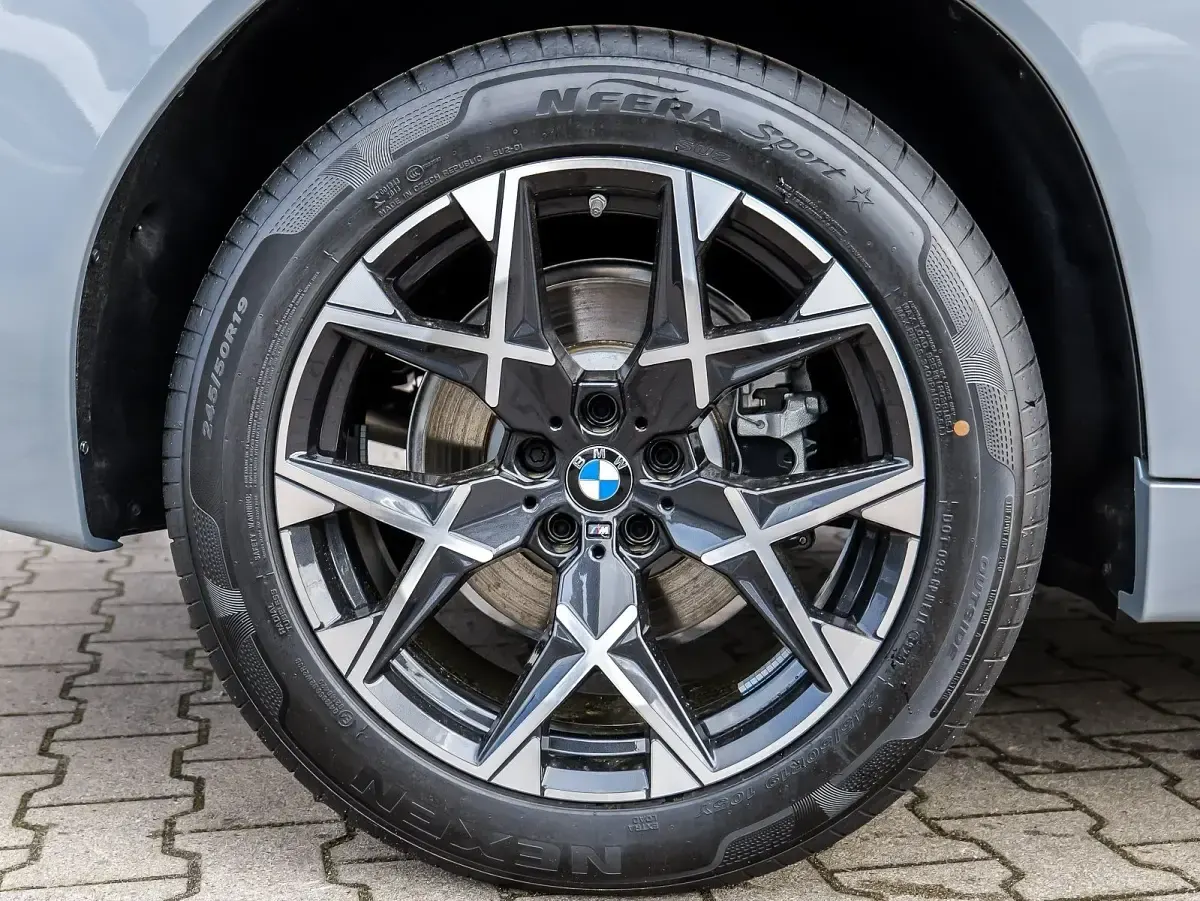Neu BMW X3 M Sport 197 PS (144 kW) 2026 Grau SUV