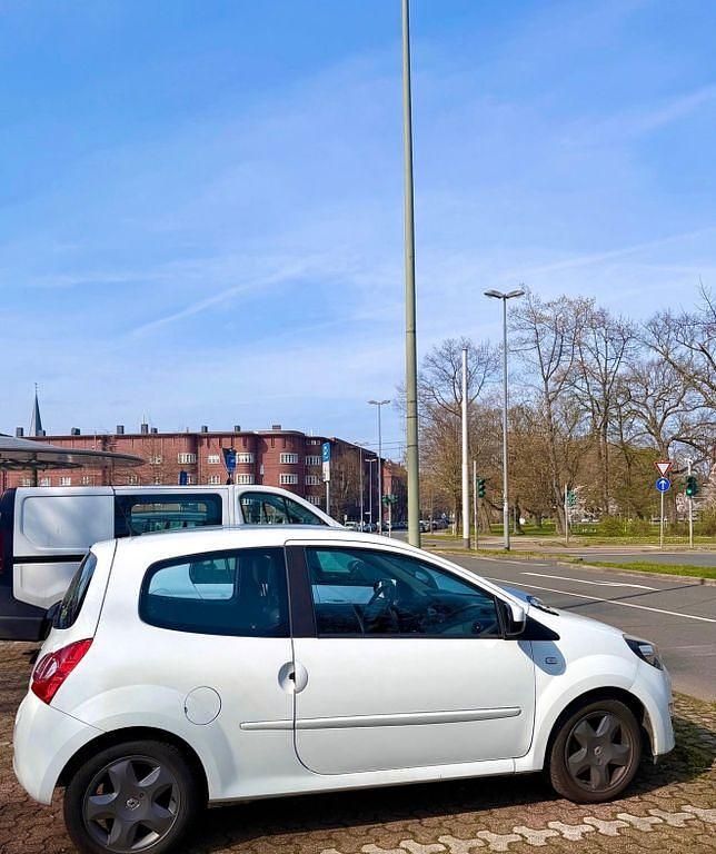 Gebraucht Renault Twingo Dynamique 75 PS (55 kW) 2013 Weiß Kleinwagen