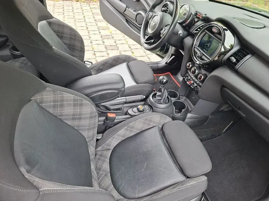 Gebraucht Mini ONE Pepper 102 PS (75 kW) 2018 Grün Kleinwagen