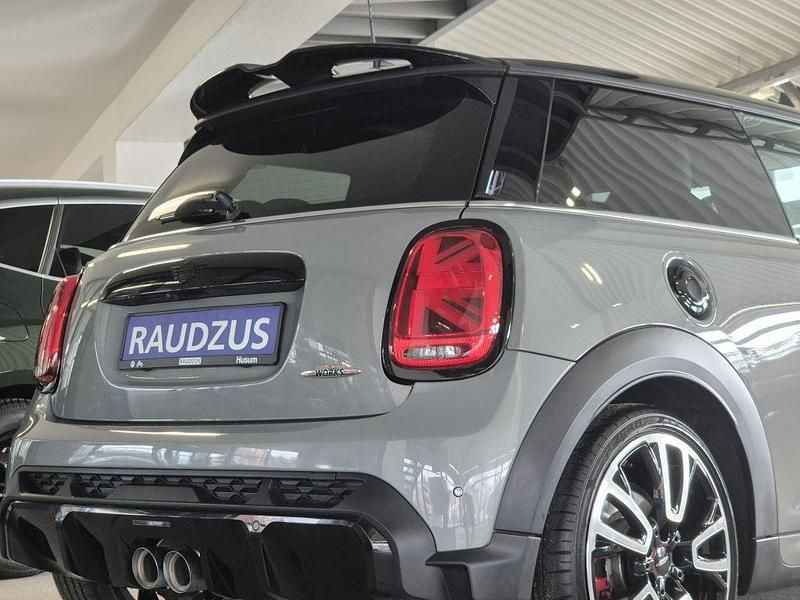 Gebraucht Mini John Cooper Works 231 PS (169 kW) 2022 Moonwalk grey metallic Kleinwagen