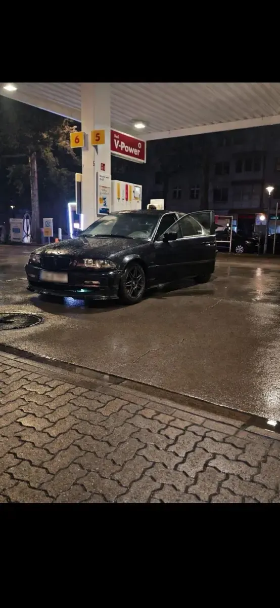 Gebraucht BMW 325 192 PS (141 kW) 2001 Schwarz Limousine