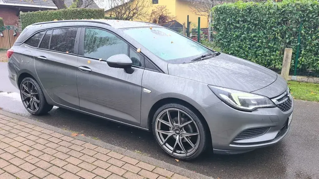 Usata Opel Astra Edition 110 CV (80 kW) 2017 Grigio Station wagon