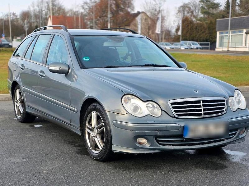 Gebraucht Mercedes C220 Avantgarde 150 PS (110 kW) 2005 Kombi