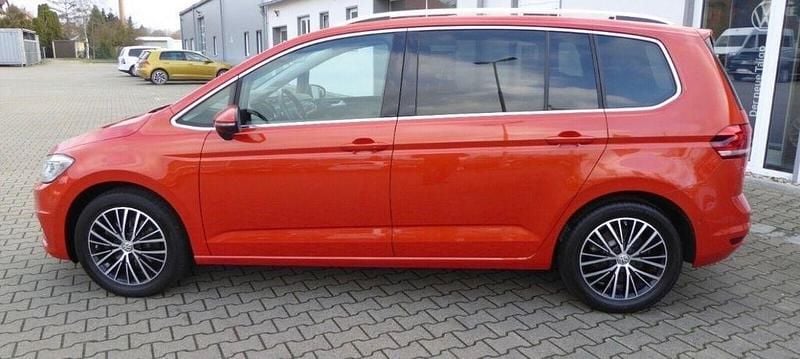 Gebraucht VW Touran Highline 190 PS (139 kW) 2017 Orange Van / Kleinbus