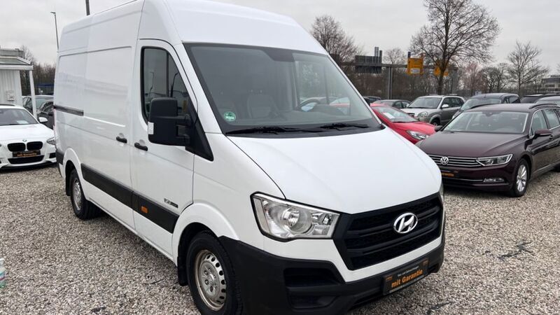Weiß Gebraucht 2017 Hyundai H 350 Van | 13.990 € (Fairer Preis) - Bild 1/4