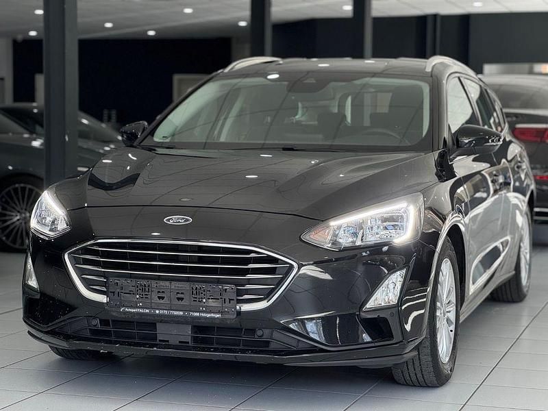 Gebraucht Ford Focus Titanium 120 PS (88 kW) 2020 Schwarz Kombi