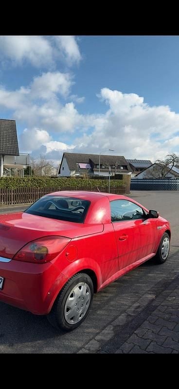 Gebraucht Opel Tigra Enjoy 90 PS (66 kW) 2004 Rot Cabrio