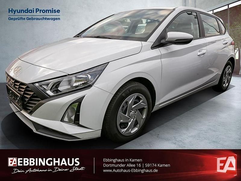 Weiß Gebraucht 2024 Hyundai i20 Select Kleinwagen | 16.290 € (Etwas zu teuer) - Bild 1/4