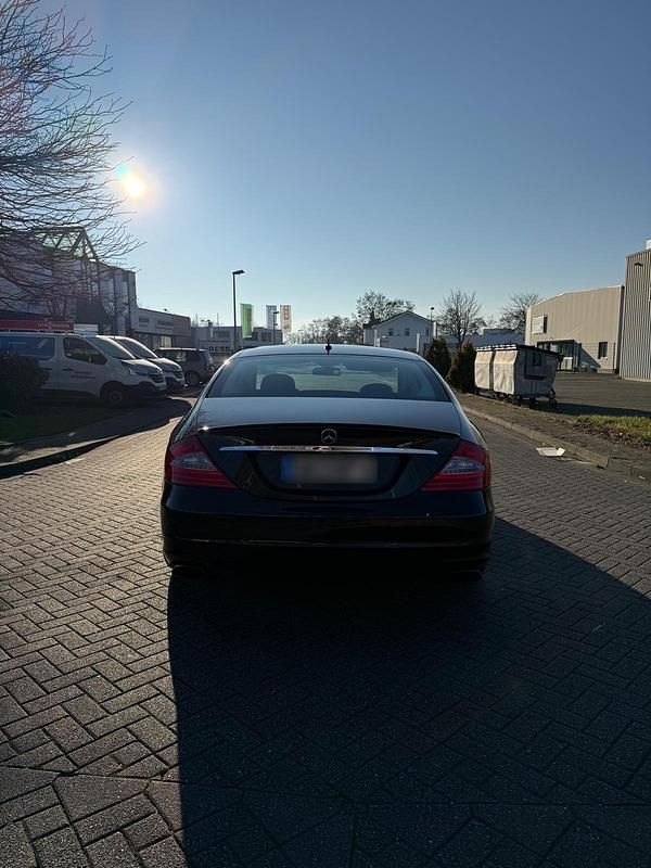 Gebraucht Mercedes CLS320 224 PS (164 kW) 2009 Schwarz Limousine