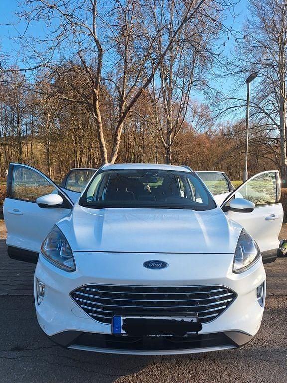 Gebraucht Ford Kuga Titanium 120 PS (88 kW) 2020 Weiß SUV