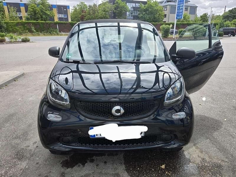 Schwarz Gebraucht 2017 Smart ForTwo Coupé Basis Kleinwagen | 8.700 € (Fairer Preis) - Bild 1/4