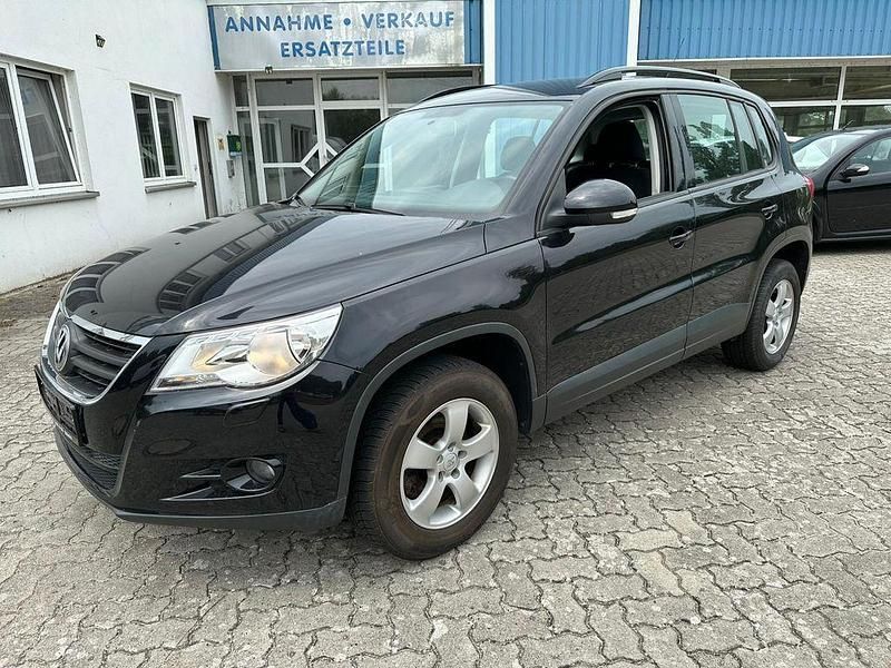 Schwarz Gebraucht 2008 VW Tiguan Trendline SUV | 9.999 € (Teuer) - Bild 1/4