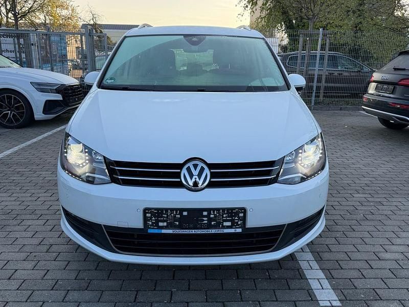 Gebraucht VW Sharan Allstar 150 PS (110 kW) 2016 Weiß Van / Kleinbus