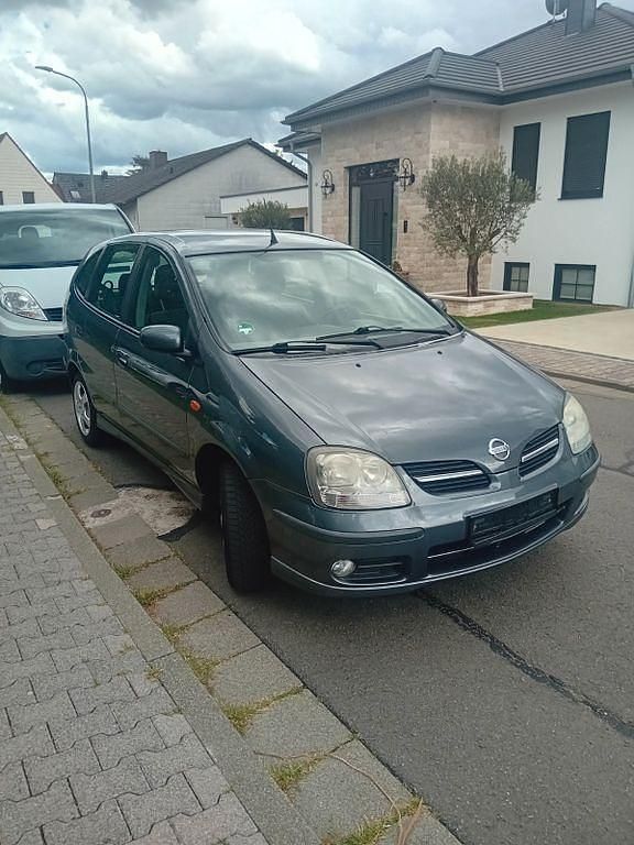 Grau Gebraucht 2004 Nissan Almera Tino Visia Van / Kleinbus | 999 € (Fairer Preis) - Bild 1/4