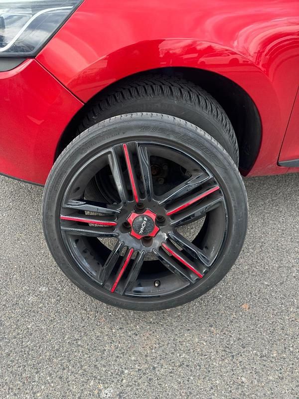 Gebraucht Renault Clio IV 90 PS (66 kW) 2013 Rot Kleinwagen